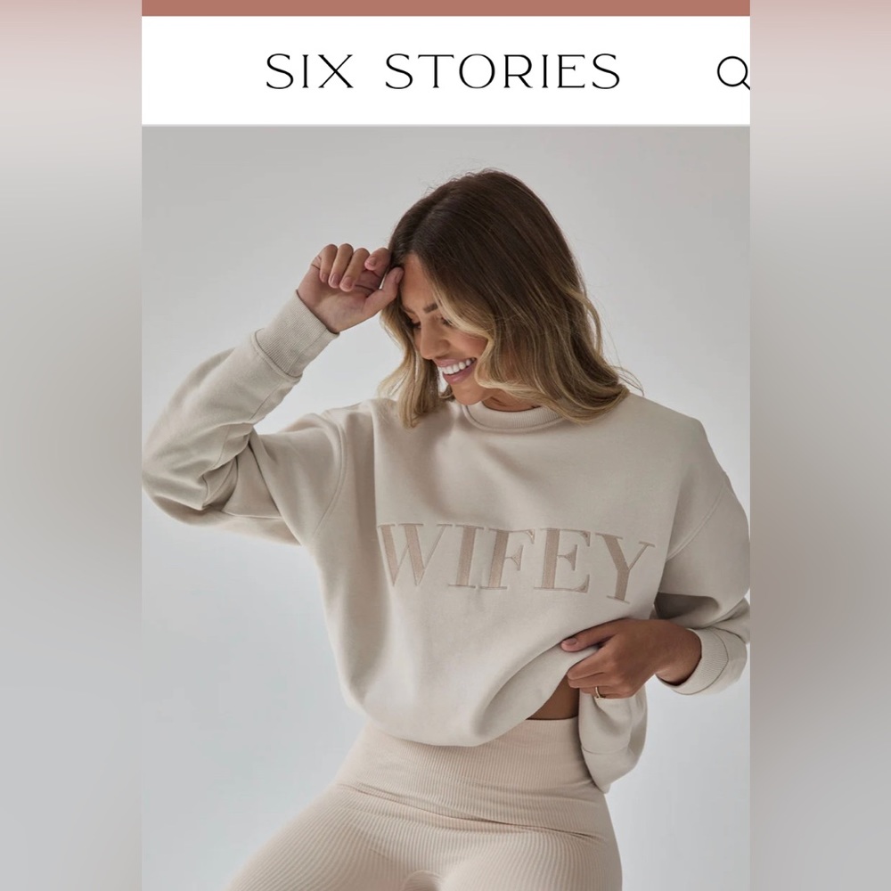 Cream Wifey Six Stories Sweatshirt small